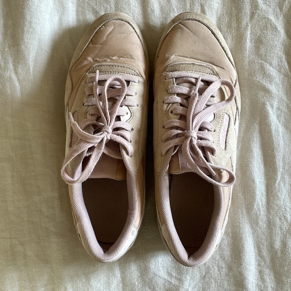 Pink Reebok - Picture 4 of 4